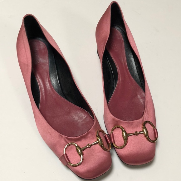 Gucci Shoes - Vintage Gucci Pink Rose Satin Ballerina size 7B